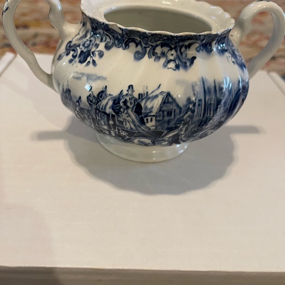 Vintage Johnson Brothers Coaching Scenes Sugar Bowl no lid small chip - Picture 2 of 5